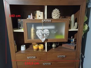 Mueble de salón madera y cristal