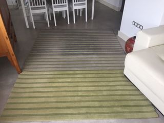 Alfombra de lana gris y verde