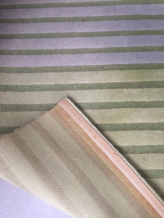 Alfombra de lana gris y verde