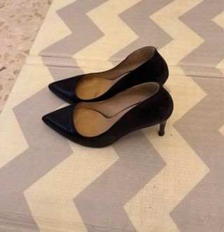 Zapato de tacón stiletto negro