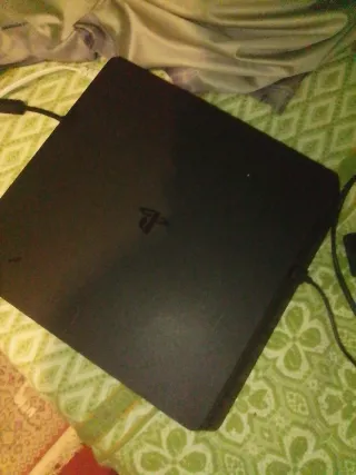 Consola PlayStation 4 Slim Negra