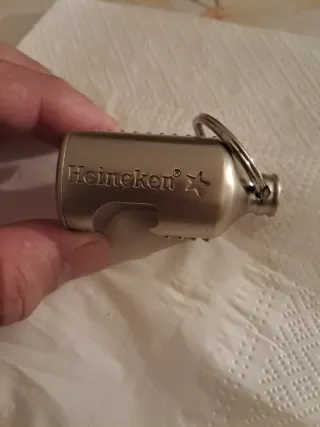 LLAVERO ABREBOTELLAS HEINEKEN