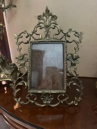 Candelabros Bronce con Reloj y Marcos