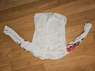 Camisa estampada flores y pájaros