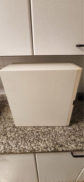 Caja Torre AT con Fuente 4 Bahias