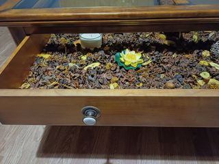 Mesa de centro de madera y cristal