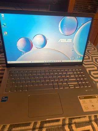 Ordenador Portátil ASUS Y CARGADOR ORIGINAL