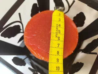 Lanterna decorativa em metal com suporte