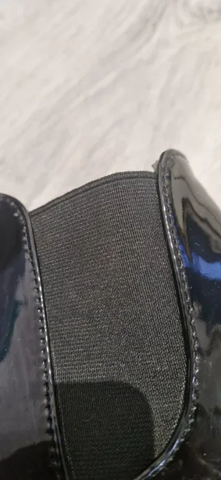 Botines negros charol