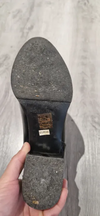 Botines negros charol