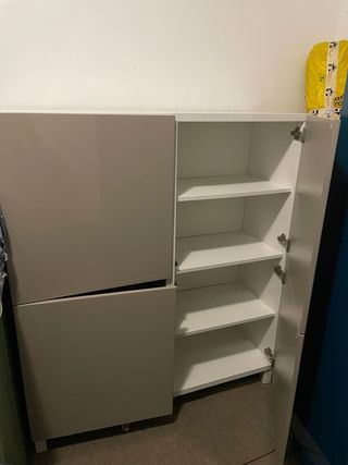 Mueble auxiliar blanco y beige