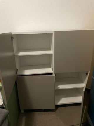 Mueble auxiliar blanco y beige