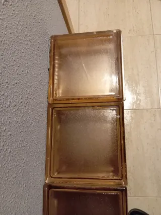 Ladrillos de vidrio color salmón