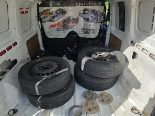 Ford Tourneo Connect 1.8 TDci_ Etiqueta B