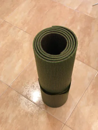 Esterilla verde para yoga