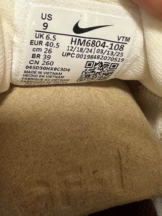 Nike Vomero 18 Beige/Rojo