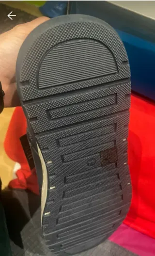 Botines de hombre , cordones y cremallera.