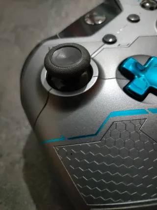 Mando Xbox One Halo Edition Plata/Azul