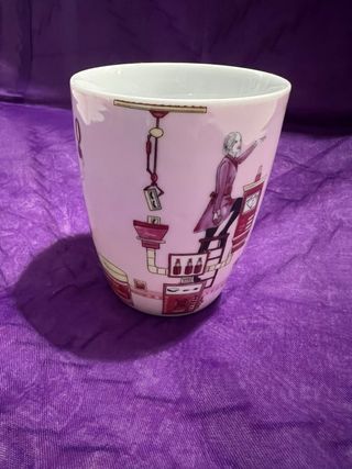 Tazza in ceramica con disegno