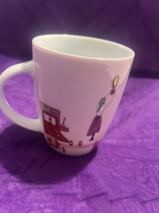 Tazza in ceramica con disegno