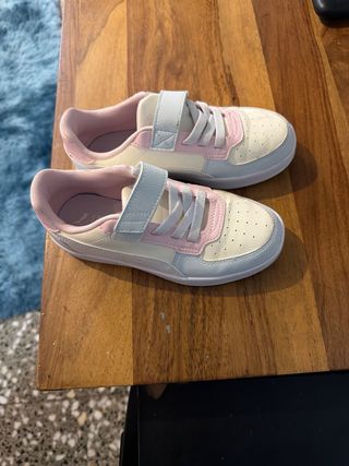 Zapatillas Puma niña beige y rosa