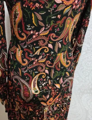 Vestido corto boho Stradivarius  Estampado Paisley