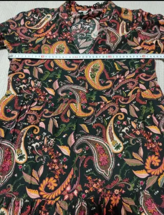 Vestido corto boho Stradivarius  Estampado Paisley