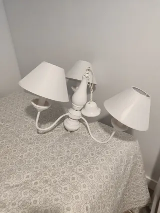 Lámpara de techo blanca de tela