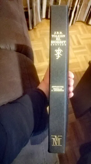 Libro el hobbit anotado