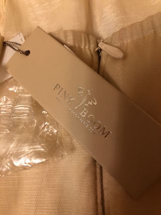 Vestido palabra de honor tul beige