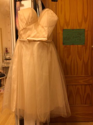 Vestido palabra de honor tul beige