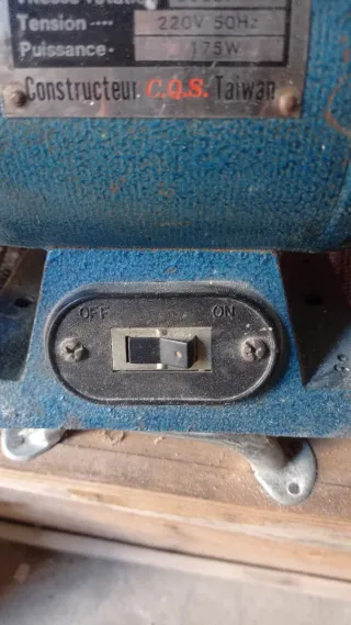 Amoladora eléctrica con 2 piedras