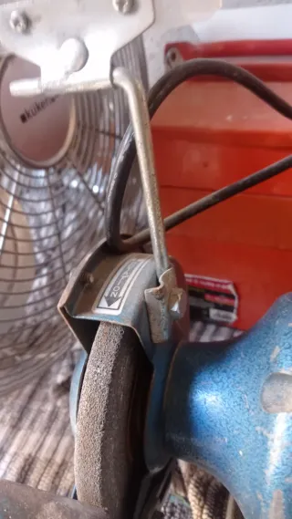 Amoladora eléctrica con 2 piedras