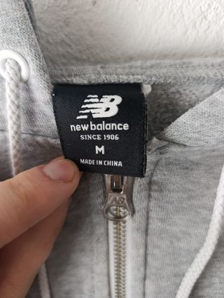 New Balance Sudadera con Capucha Talla M Logo Pech