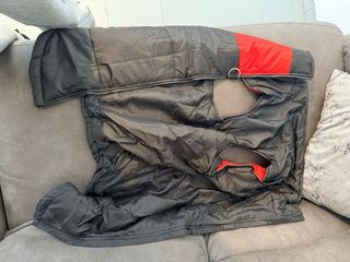 Chaleco para perro rojo y negro