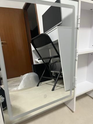 Mobile trucco bianco con specchio