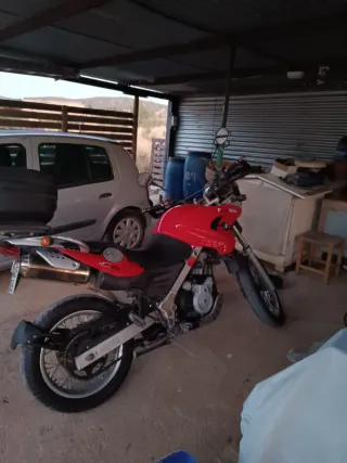 BMW F650GS Roja Moto Aventura