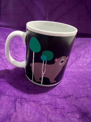 Tazza con orso e alberi
