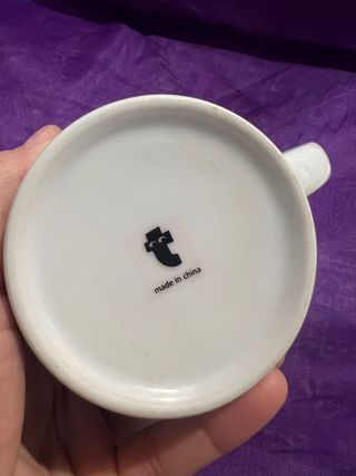 Tazza con orso e alberi