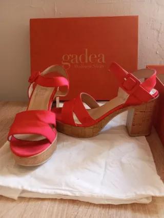 PRECIOSAS SANDALIAS GADEA 38 COMO NUEVAS