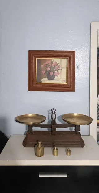 Balanza Antigua de Latón y Hierro