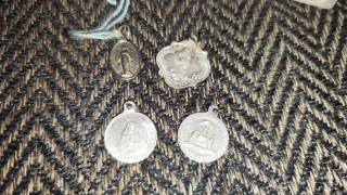 Lote artículos religiosos.Virgen del Pilar