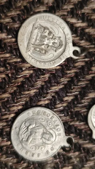 Lote artículos religiosos.Virgen del Pilar