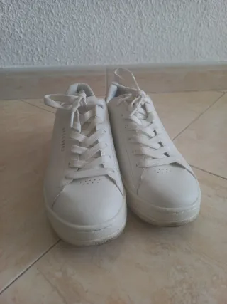 Zapatillas Skechers Blancas y Doradas