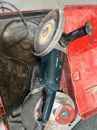 Radial Bosch GWS 230