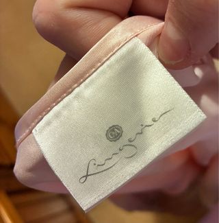 Camisón lencero estilo negligee de raso