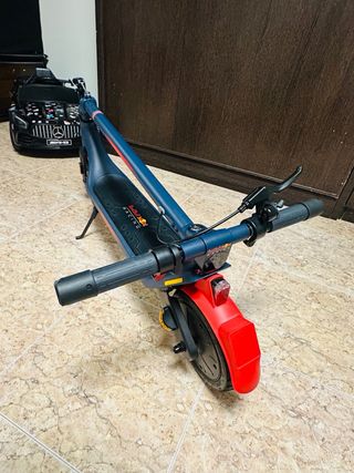 Patinete Eléctrico Red Bull Racing