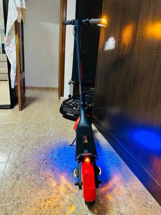 Patinete Eléctrico Red Bull Racing