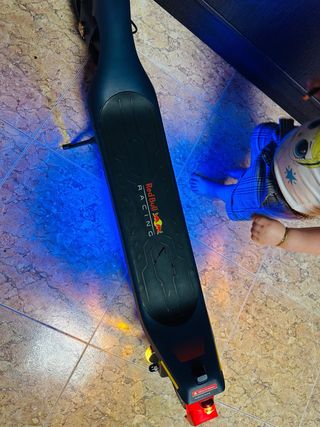 Patinete Eléctrico Red Bull Racing