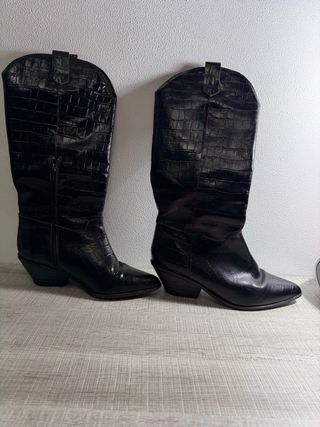 Botas altas negras efecto piel cocodrilo